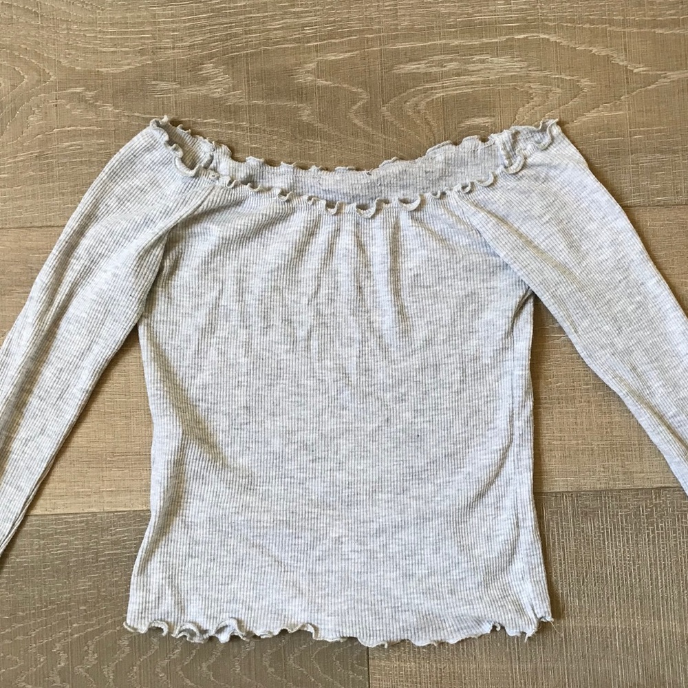 Brandy Melville Off The Shoulder rippled grey top